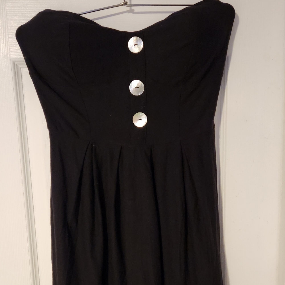 Short Black Sleeveless Dress